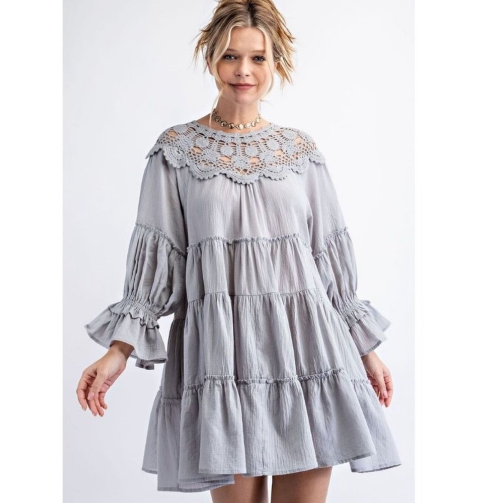 NWOT Beautiful women’s EASEL dress